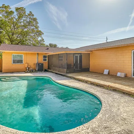 12 Guest Oasis Pool Privacy And Comfort Await